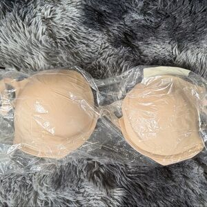 Victoria's Secret Nude Plunge Bra